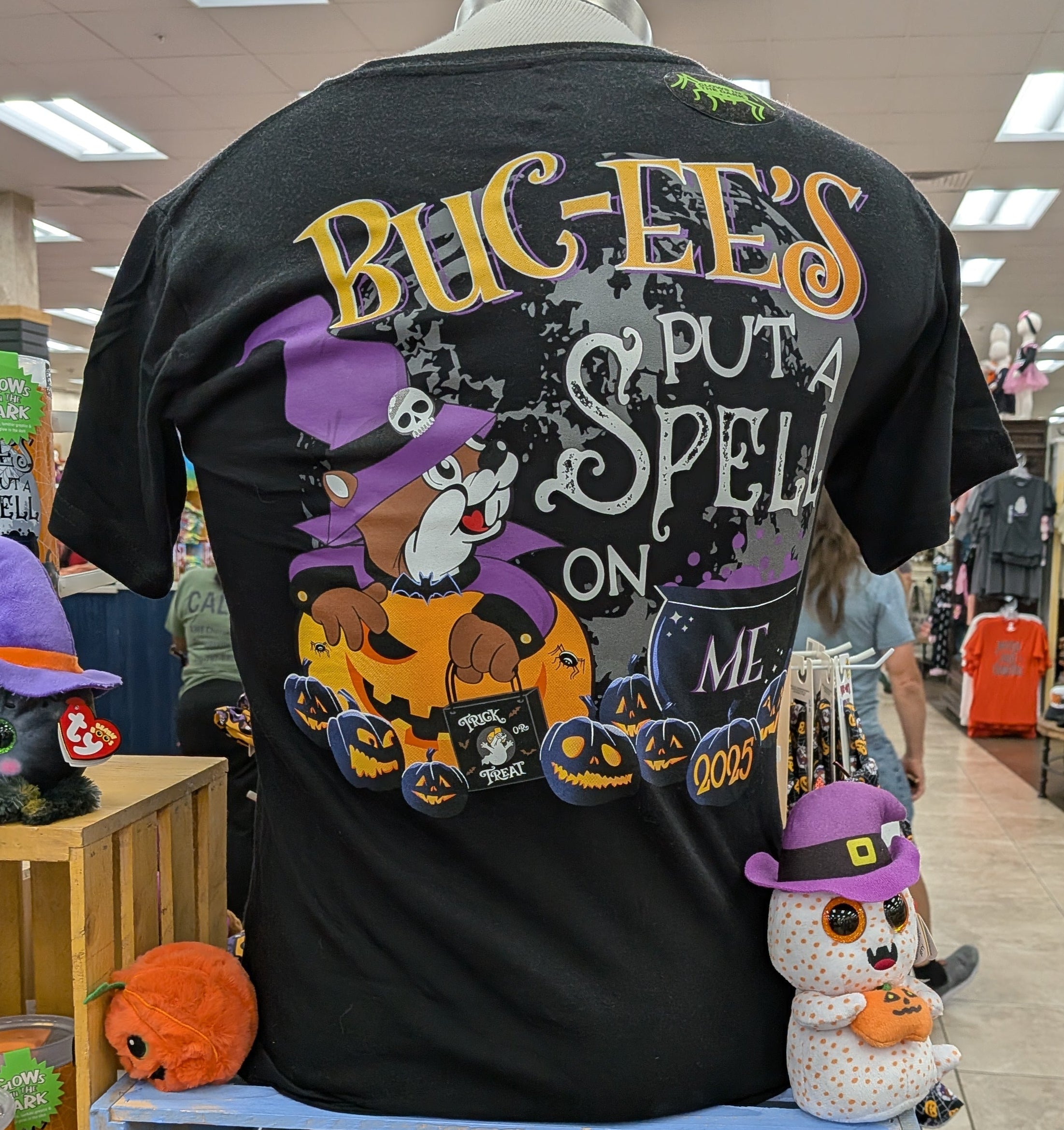 Buc-ee's Put a Spell On Me - T-shirt